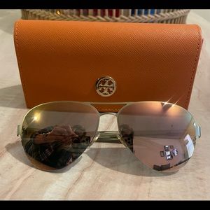 Tory Burch Fashion Aviator Sunglasses Gold Tone Frames/Rose Gold Mirror lenses